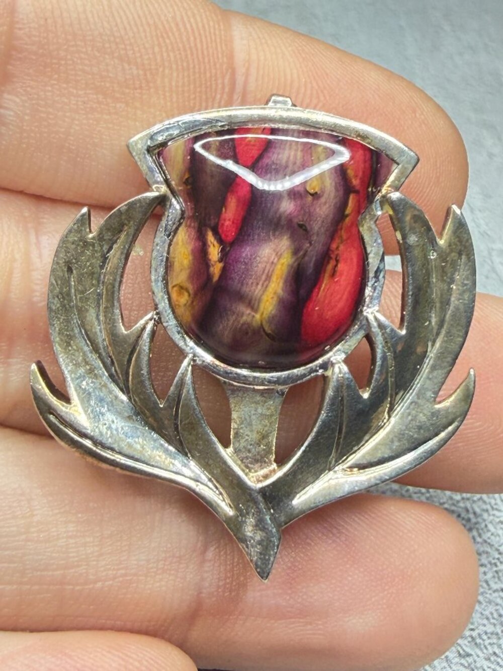 Vintage Scottish Heathergems Thistle Brooch Heather Wood Celtic Pin 1.25 inches
